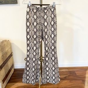 Awesome Sadie and Sage snakeskin print bell bottom pants!